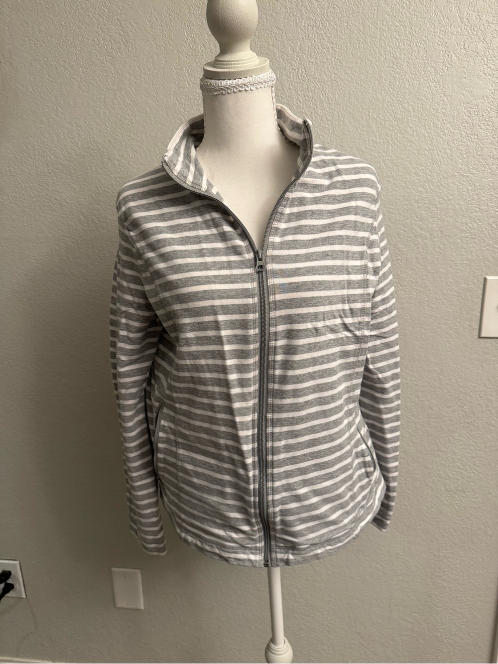 Jones New York Gray and White Striped Knit Top